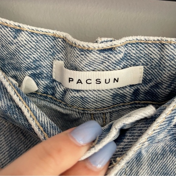 PacSun Light Wash Ripped High Rise Straight Jeans - Picture 3 of 4